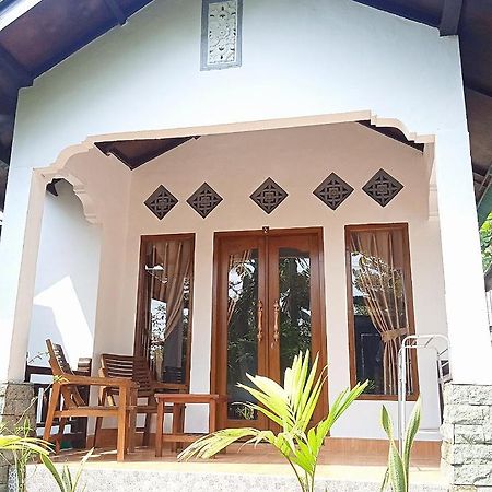 Yayan Bungalow غيلي آير المظهر الخارجي الصورة