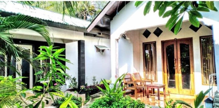 Yayan Bungalow غيلي آير المظهر الخارجي الصورة