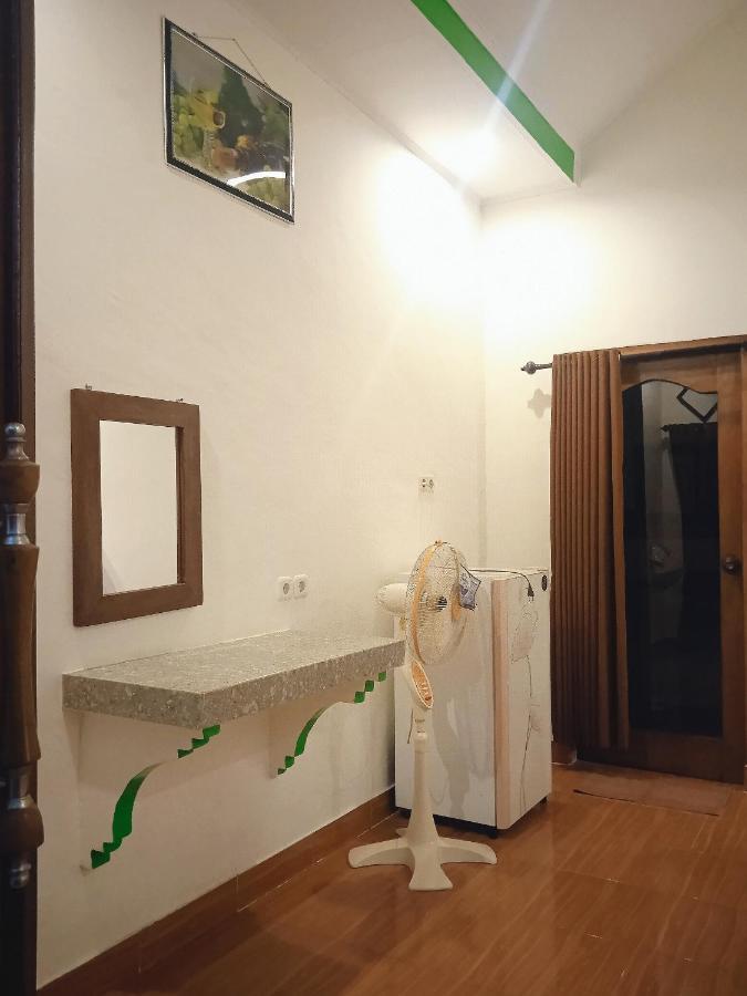 Yayan Bungalow غيلي آير المظهر الخارجي الصورة