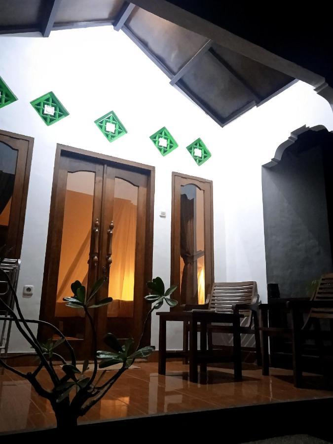 Yayan Bungalow غيلي آير المظهر الخارجي الصورة